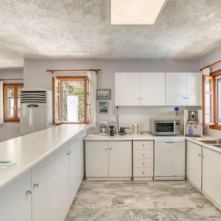 Willa Manios Glisidia Sea View *